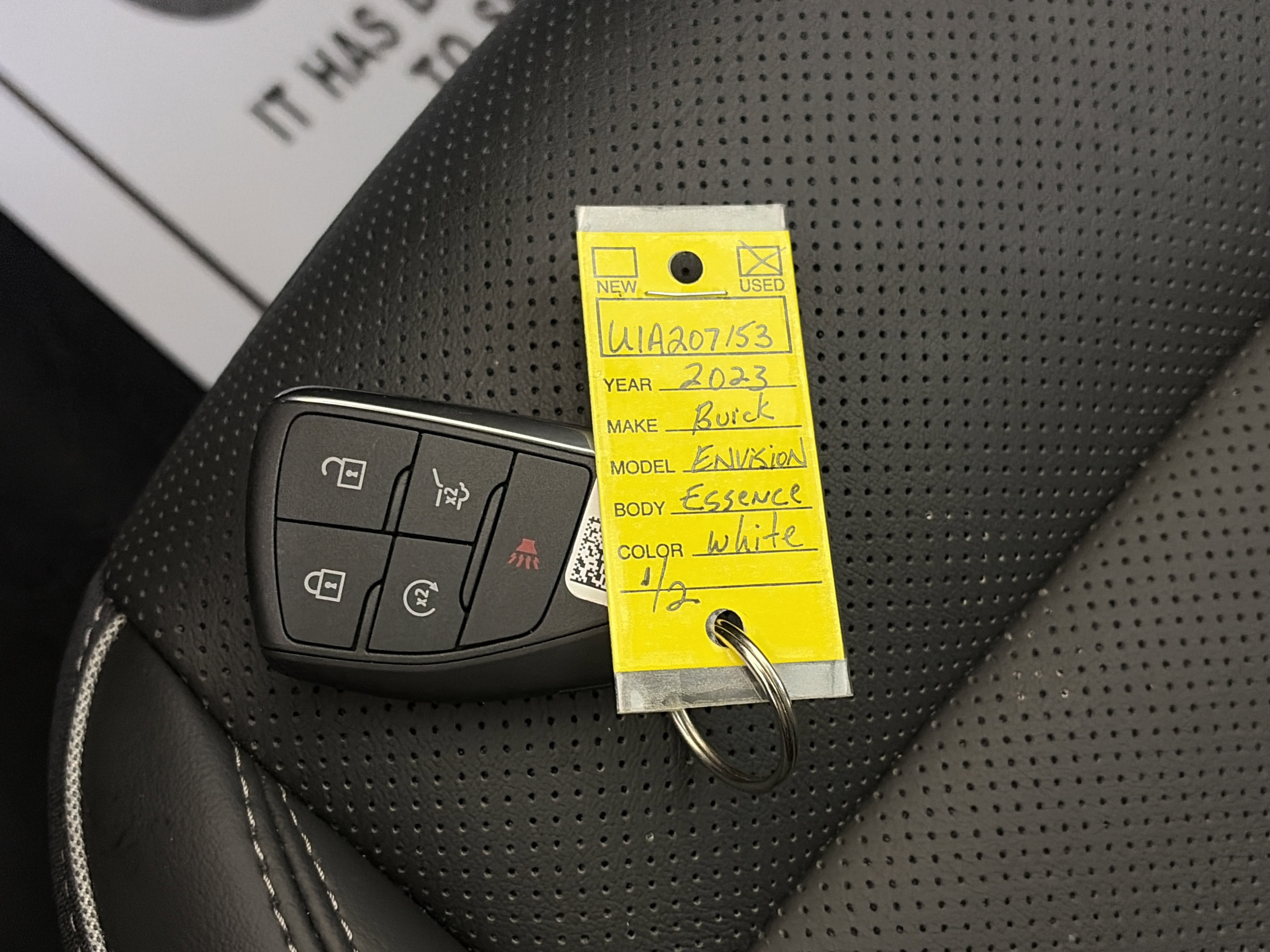 Used 2023 Buick Envision Essence image 31