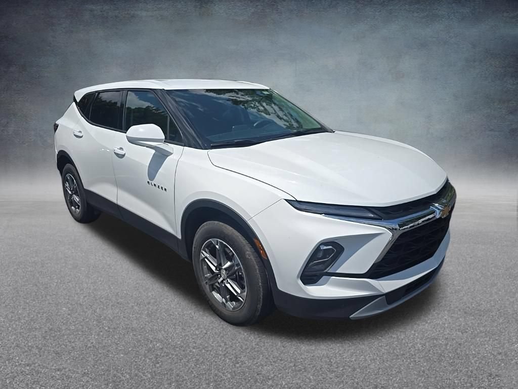 Used 2025 Chevrolet Blazer LT AWD/4WD image 9