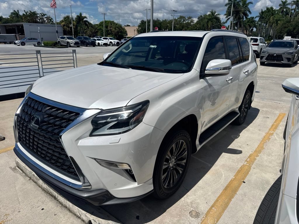 Used 2023 Lexus GX 460 Premium w/ Accessory Package AWD/4WD image 2