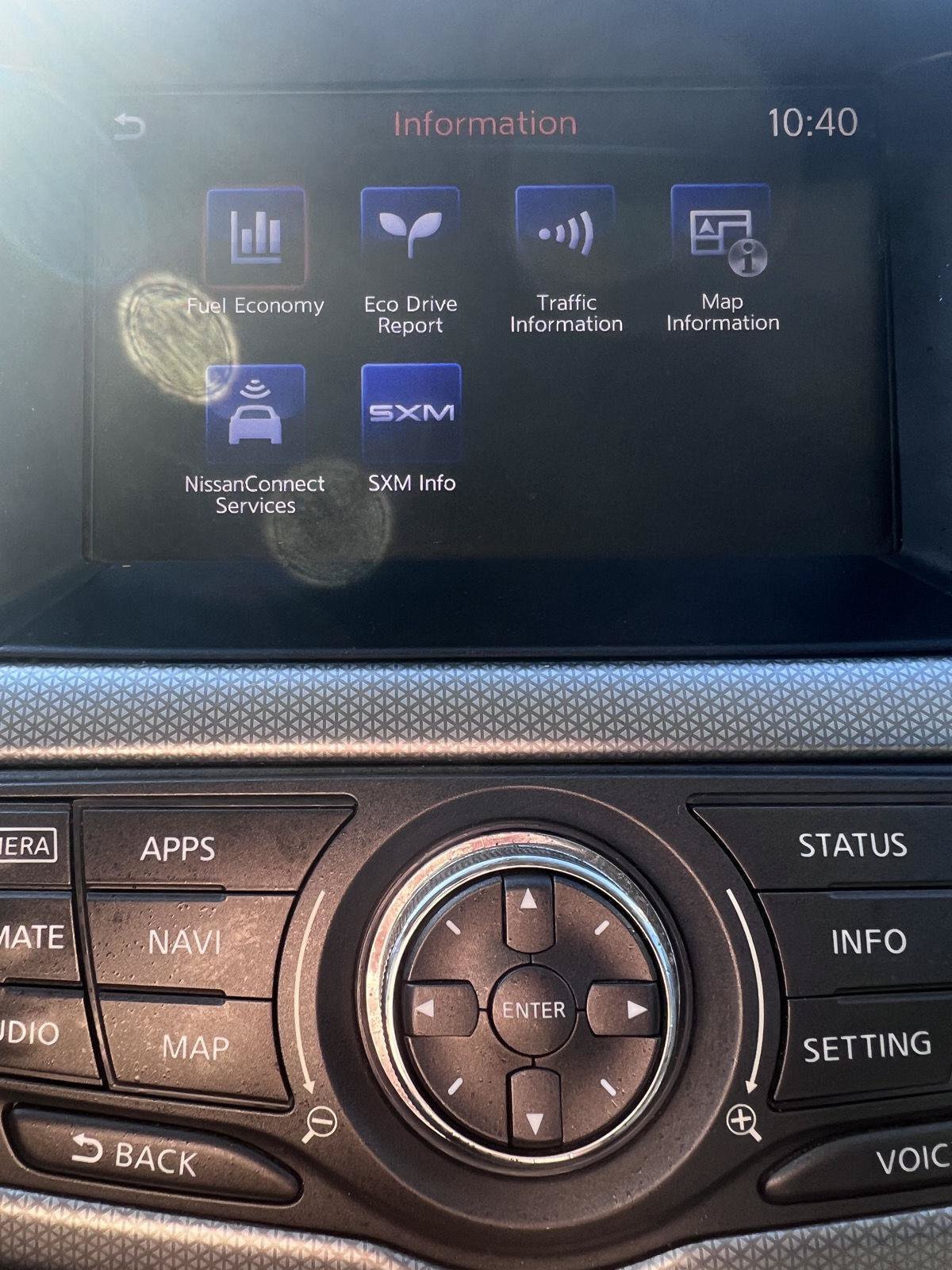 Used 2018 Nissan Pathfinder SL FWD image 9