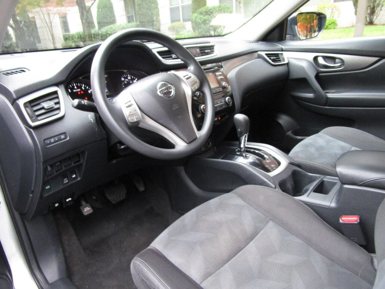 Used 2016 Nissan Rogue S image 15
