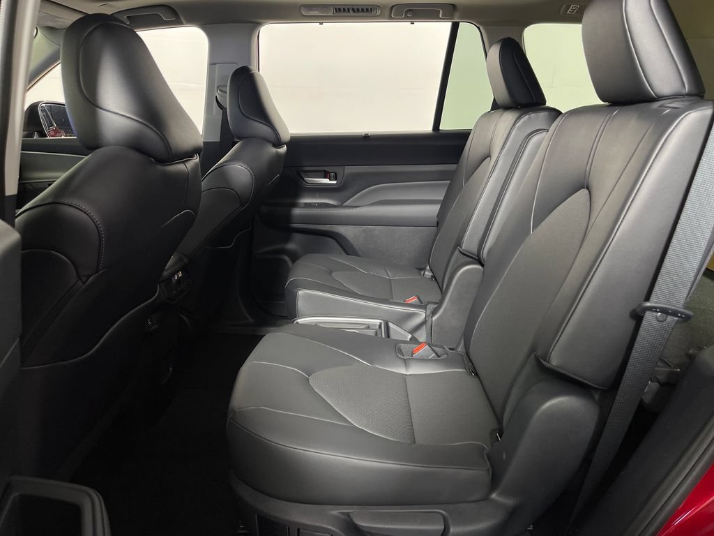 New 2026 Toyota Grand Highlander FWD image 13