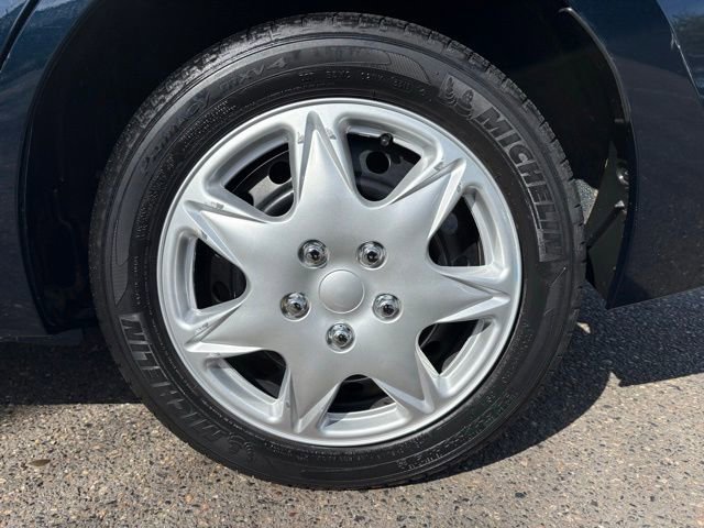 Used 2019 Toyota Corolla LE image 9