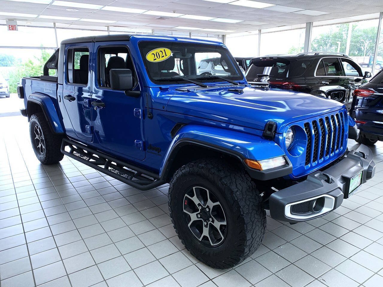 Used 2021 Jeep Gladiator Sport AWD/4WD image 4