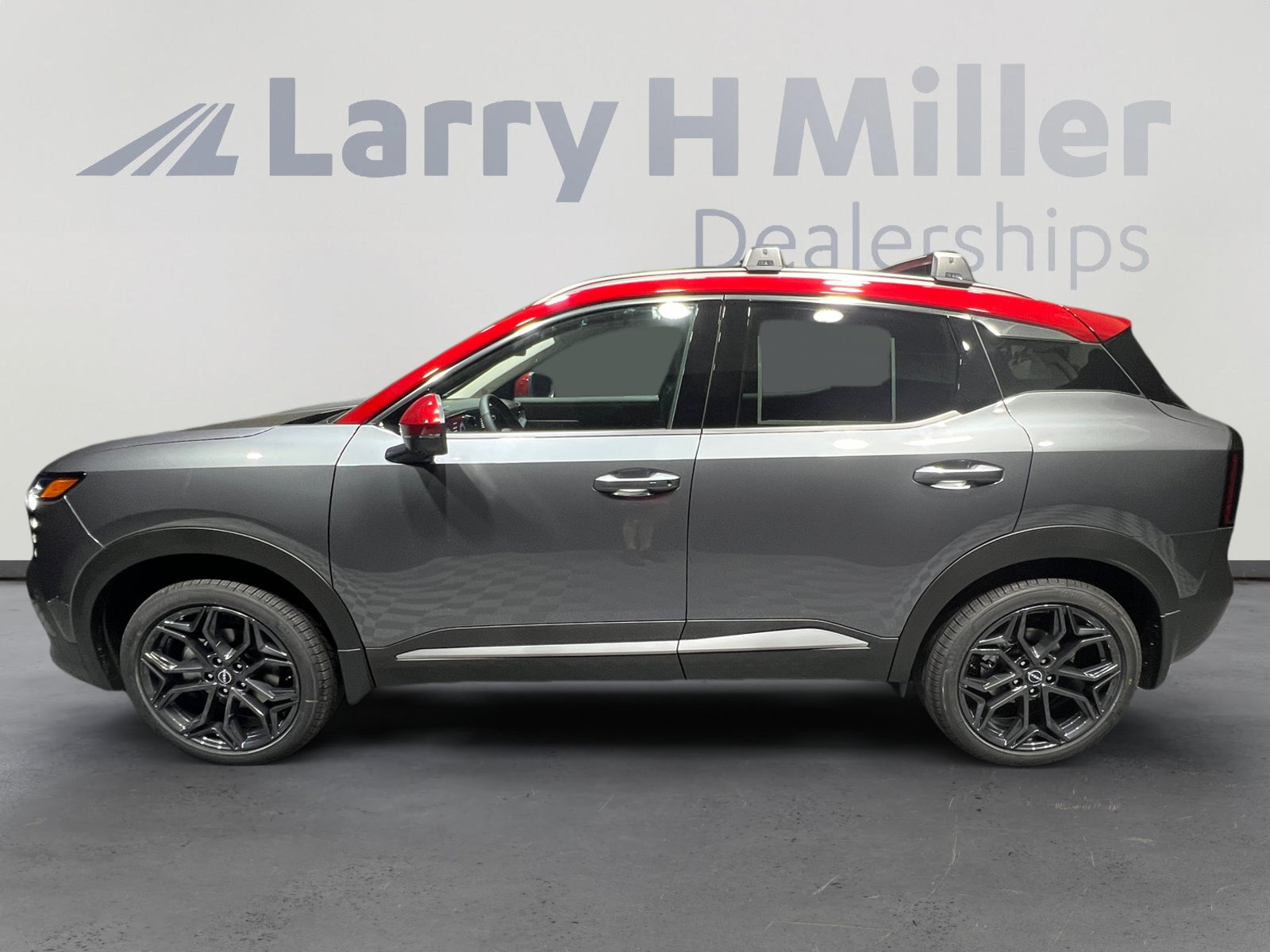 New 2026 Nissan Kicks SR w/ SR Premium Package AWD/4WD image 2