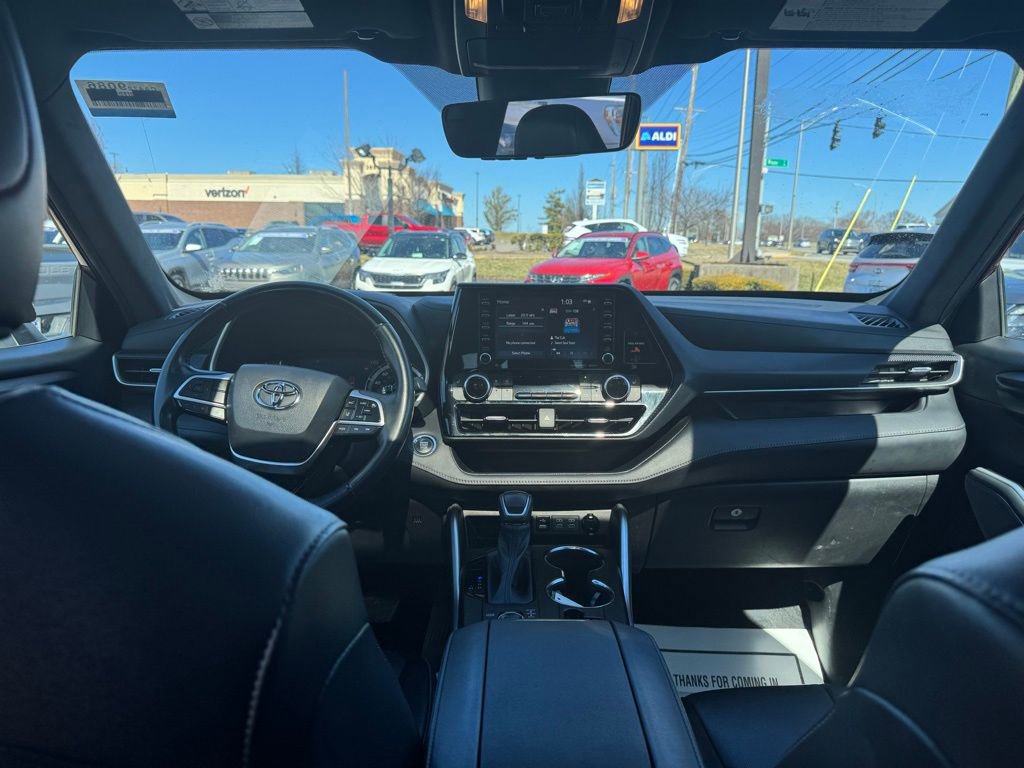 Used 2022 Toyota Highlander XSE image 13
