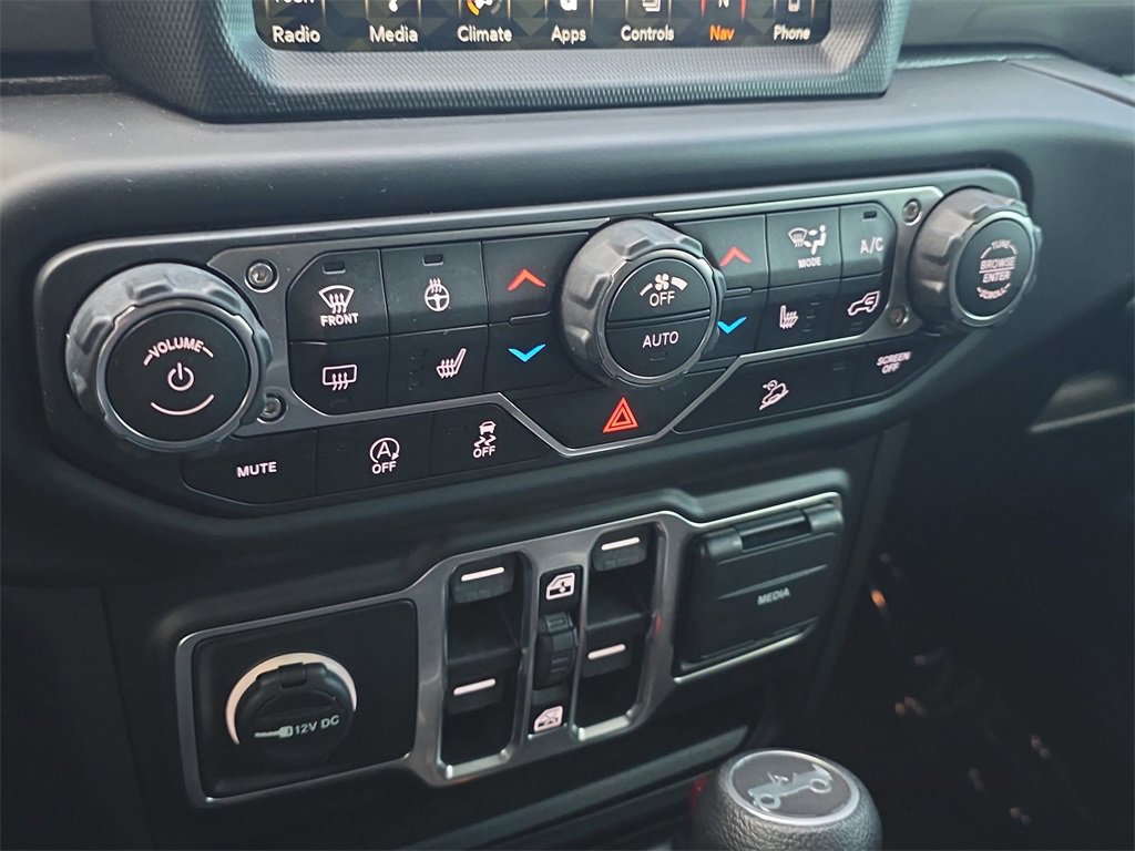 Used 2019 Jeep Wrangler Unlimited Sahara image 28