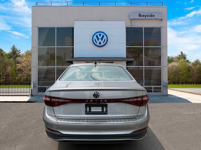 Used 2025 Volkswagen Jetta SE FWD image 6