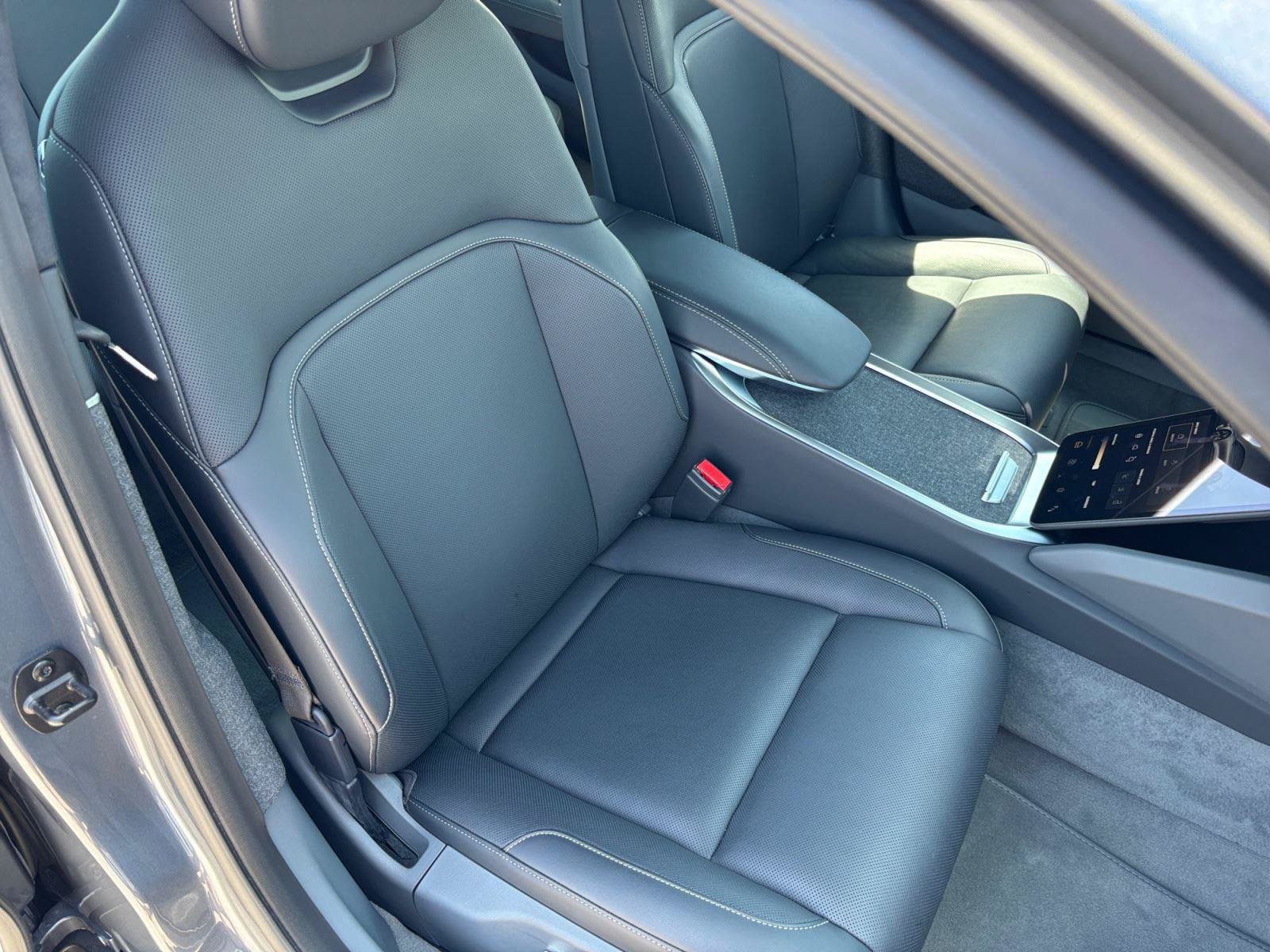 Used 2024 Lucid Air Pure RWD image 49