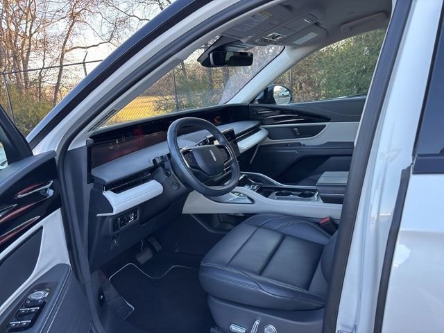 Certified 2025 Lincoln Nautilus Premier image 14