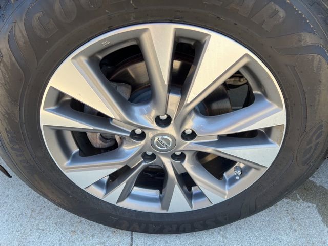 Used 2016 Nissan Murano S image 9