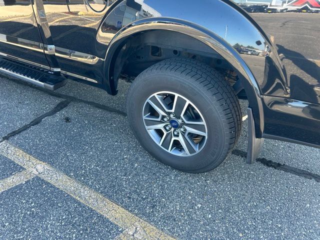 Used 2016 Ford F150 Lariat w/ Equipment Group 502A Luxury AWD/4WD image 9