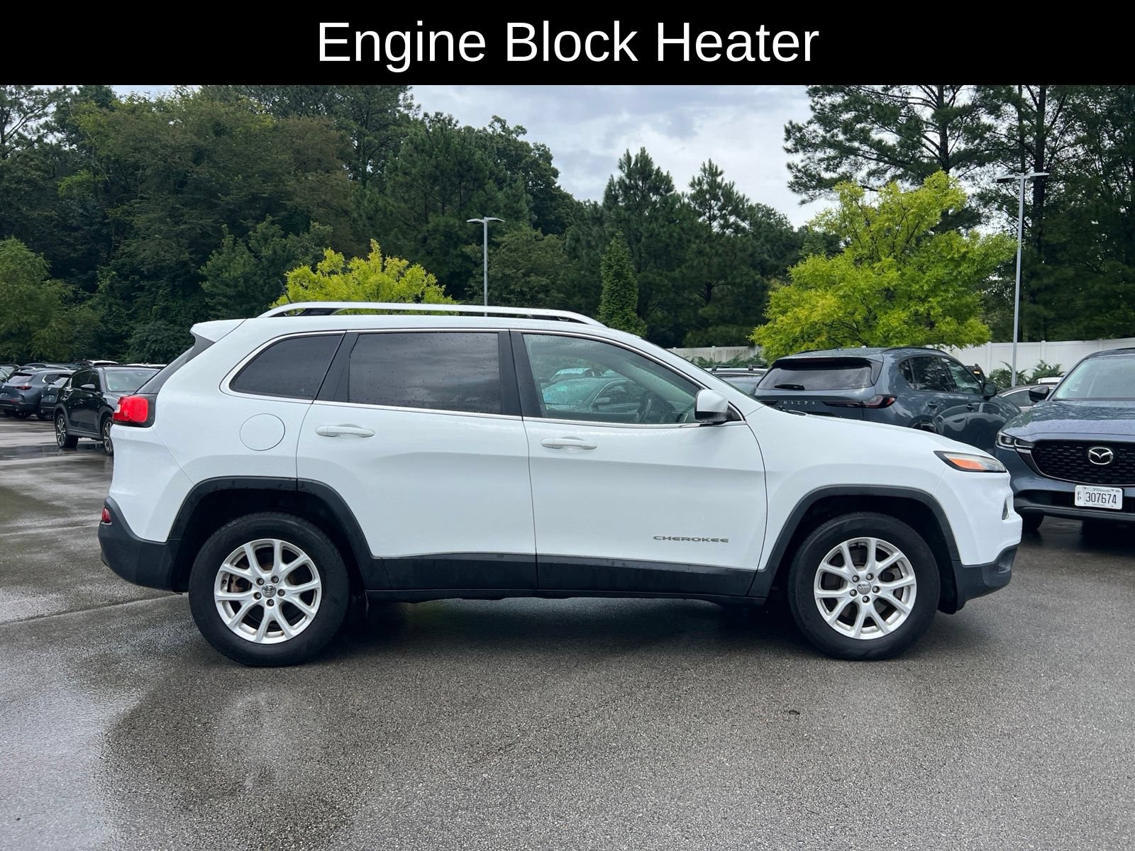 Used 2015 Jeep Cherokee Latitude w/ Cold Weather Group AWD/4WD image 9