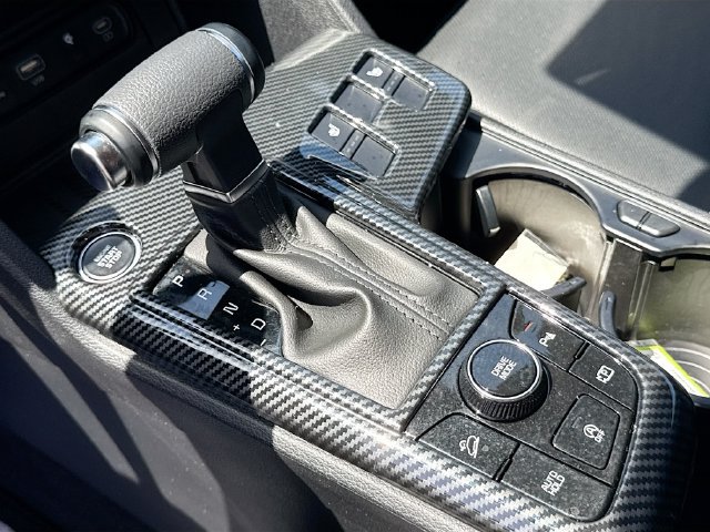 Used 2024 Kia Sportage EX FWD image 17