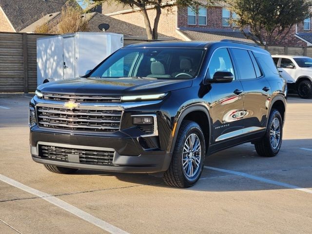 Used 2025 Chevrolet Traverse LT image 11