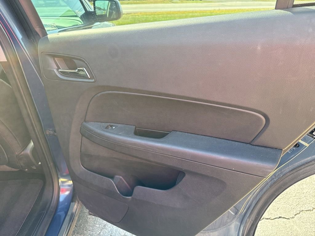 Used 2017 Chevrolet Equinox LT w/ Convenience Package image 13