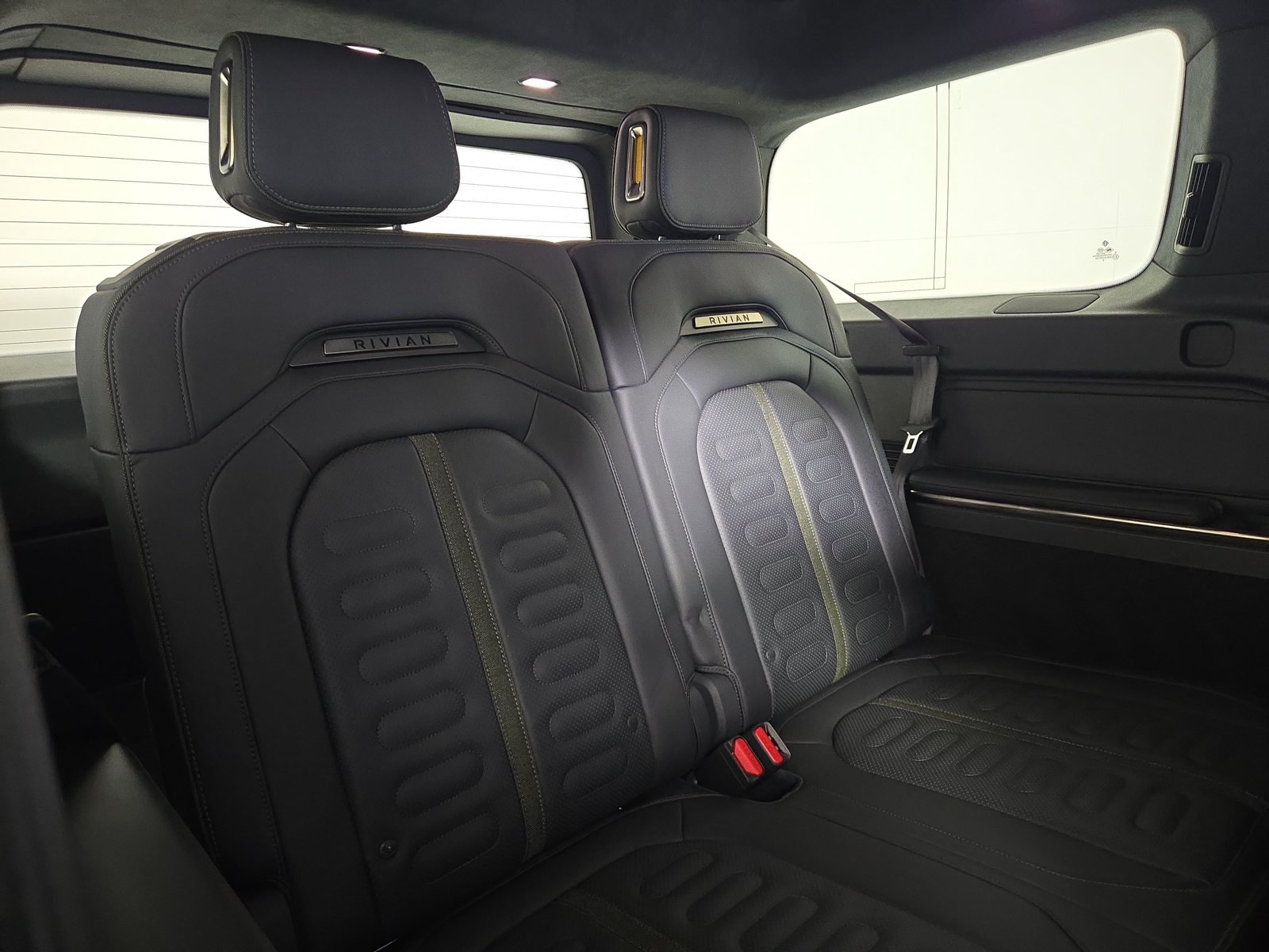 Used 2022 Rivian R1S Launch Edition Quad AWD/4WD image 25