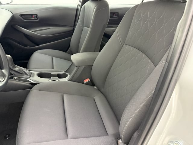 Used 2025 Toyota Corolla LE FWD image 26