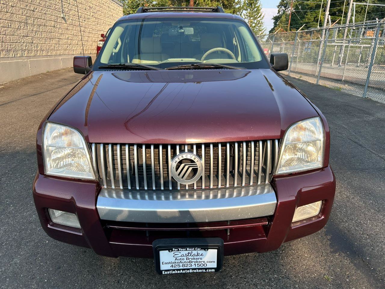 Used 2007 Mercury Mountaineer AWD image 2