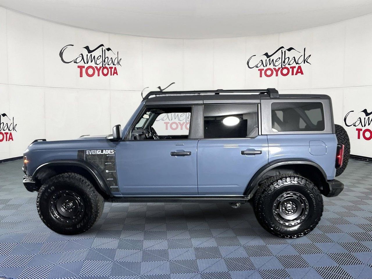 Used 2023 Ford Bronco Everglades image 4