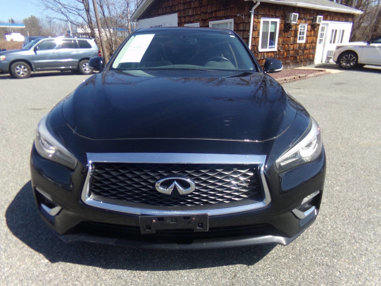Used 2018 INFINITI Q50 Luxe w/ Essential Package (3.0T Luxe) image 2