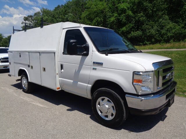 Used 2015 Ford E-350 and Econoline 350 Super Duty w/ Power Windows & Locks Group RWD image 8