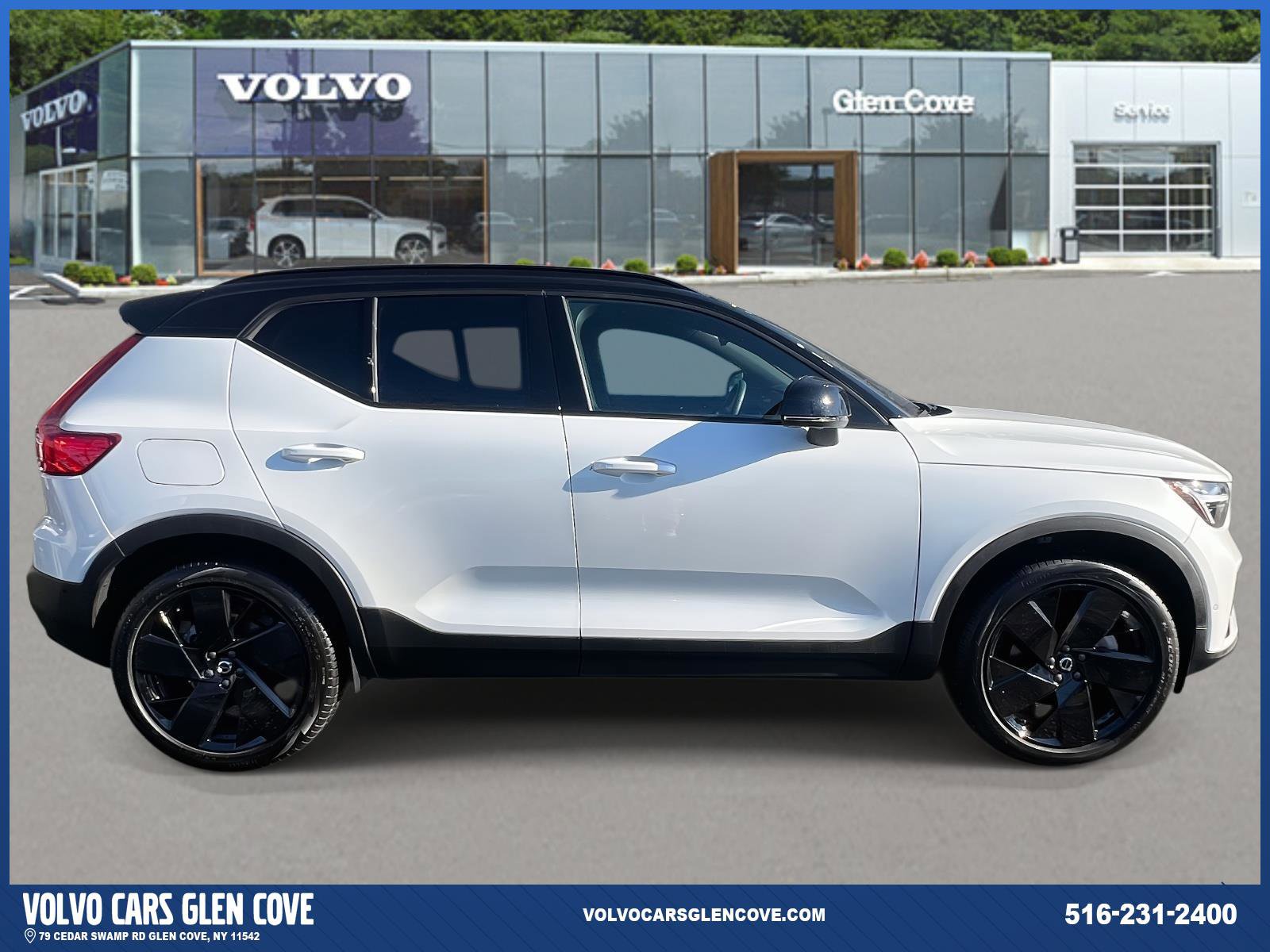 Used 2026 Volvo XC40 B5 Ultra w/ Climate Package image 3
