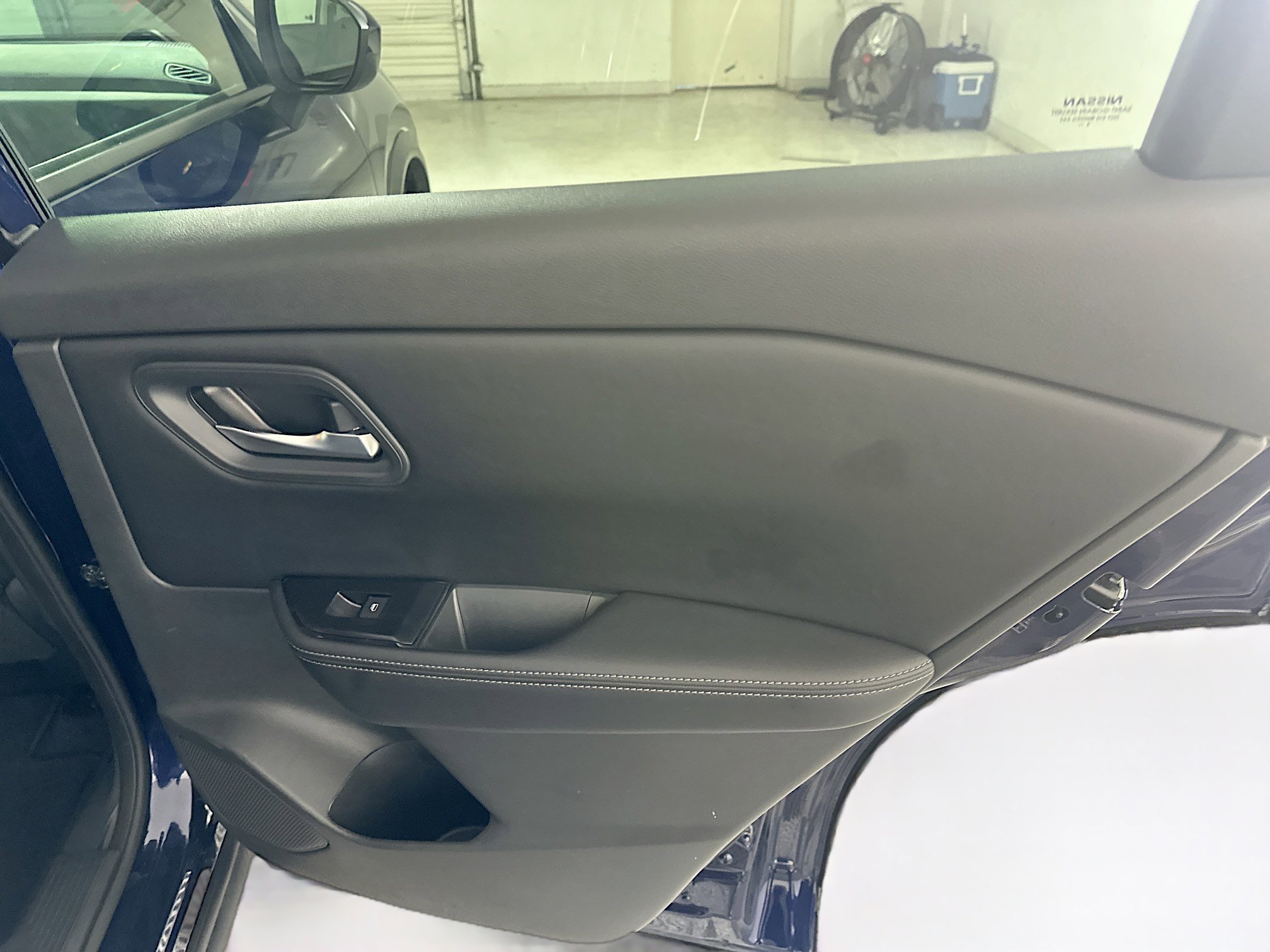 Used 2025 Nissan Rogue SV image 29