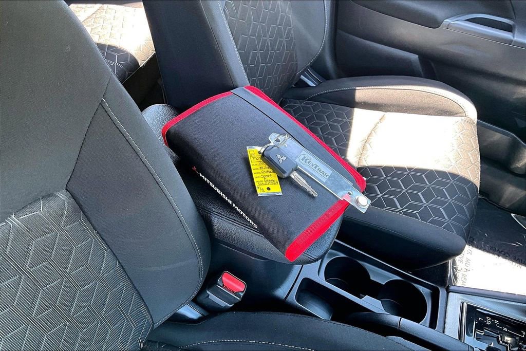 Used 2025 Mitsubishi Outlander Sport ES image 35