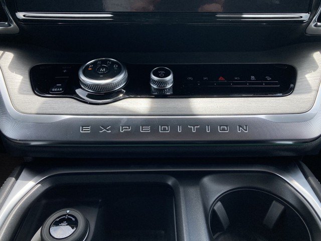 New 2026 Ford Expedition Max Platinum w/ Driver's Package AWD/4WD image 18