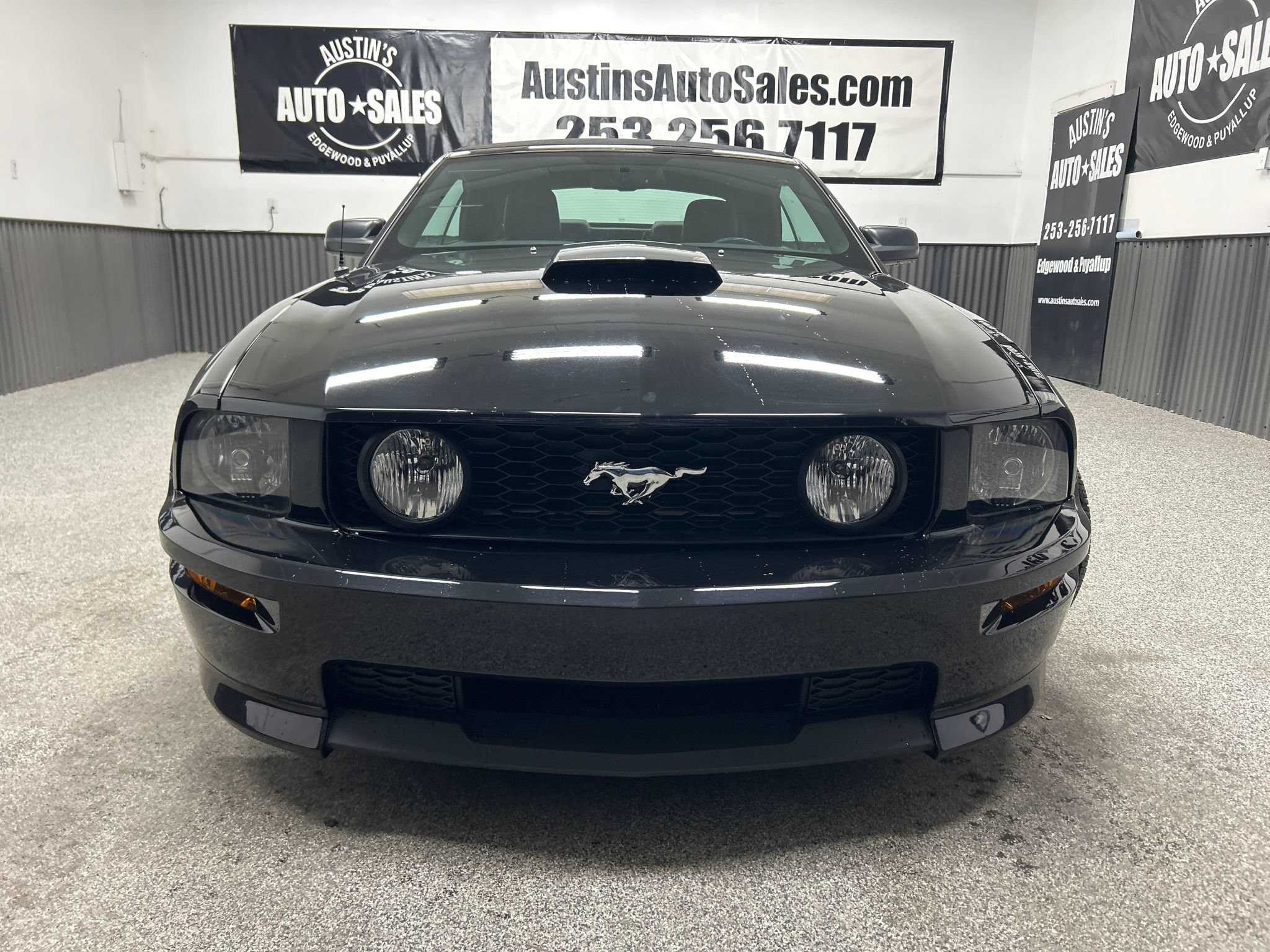 Used 2009 Ford Mustang GT Premium RWD image 2