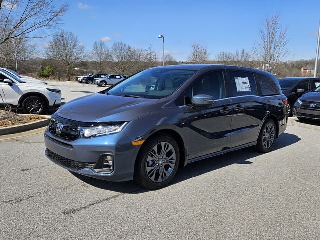 New 2026 Honda Odyssey Touring image 3
