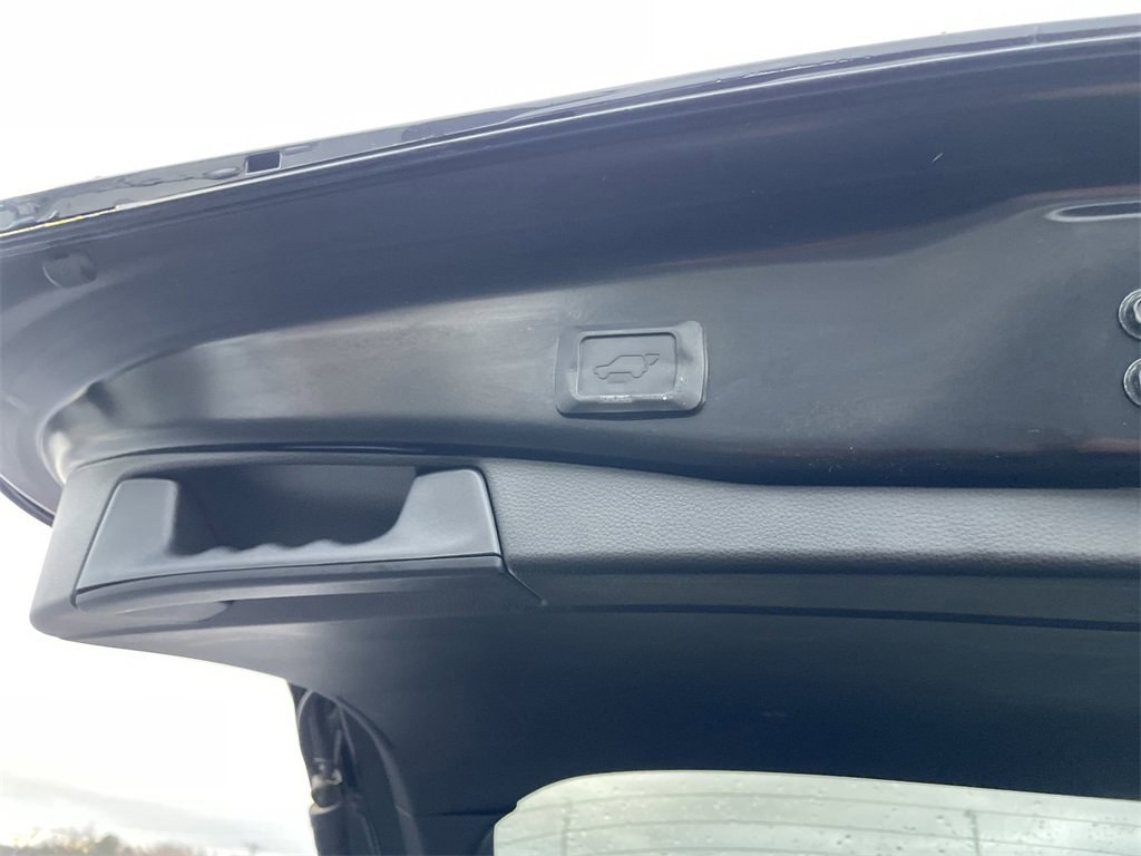 Used 2021 Toyota RAV4 XLE Premium image 38