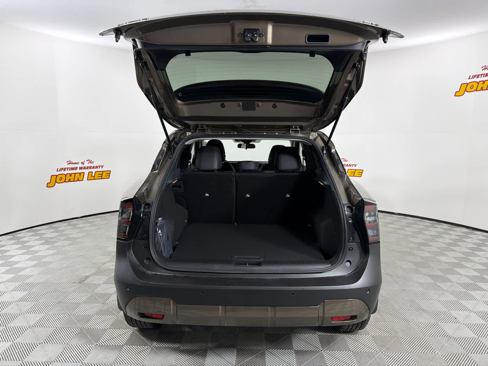 New 2026 Nissan Kicks SR w/ SR Premium Package image 5