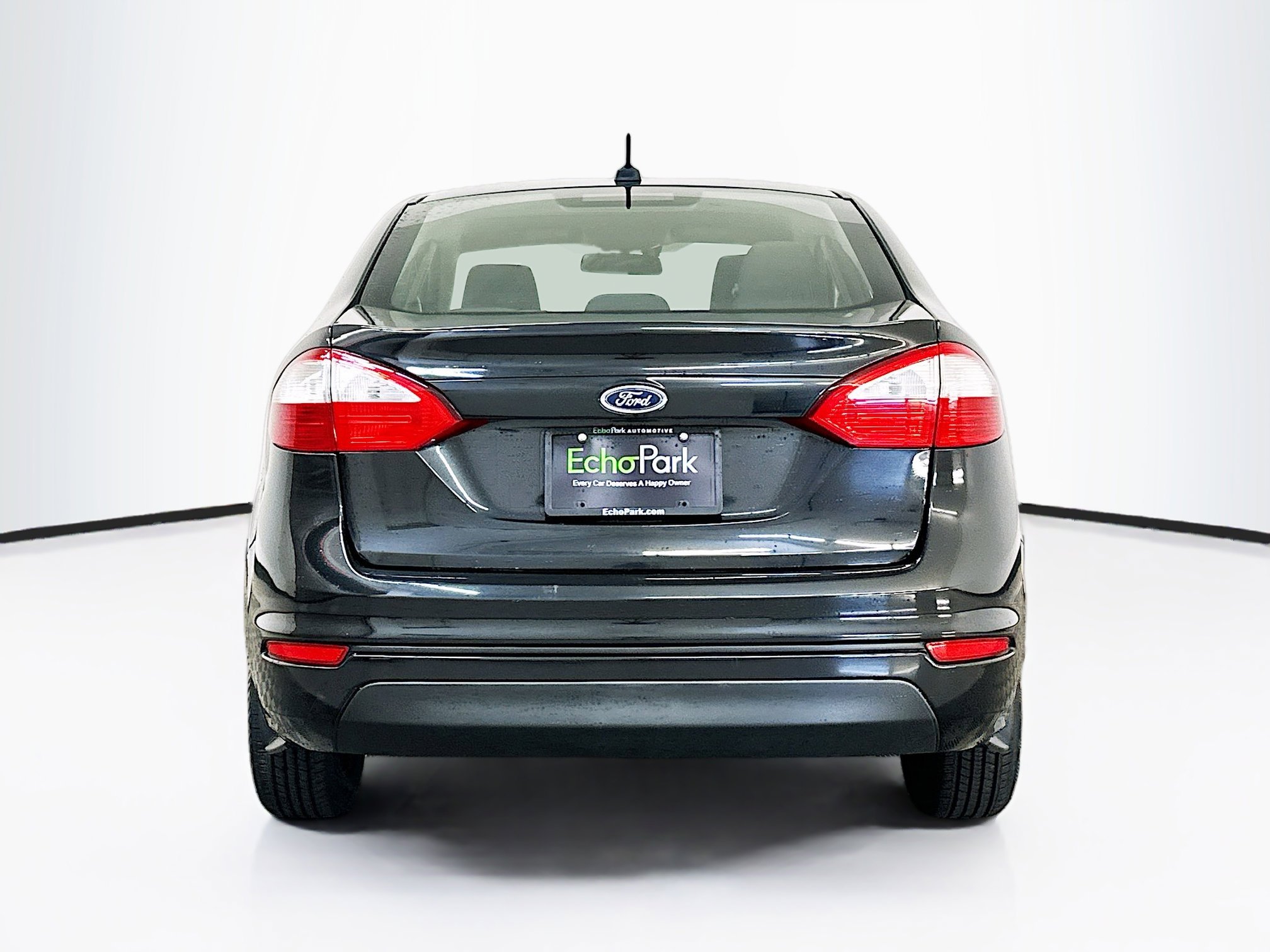 Used 2015 Ford Fiesta S image 7
