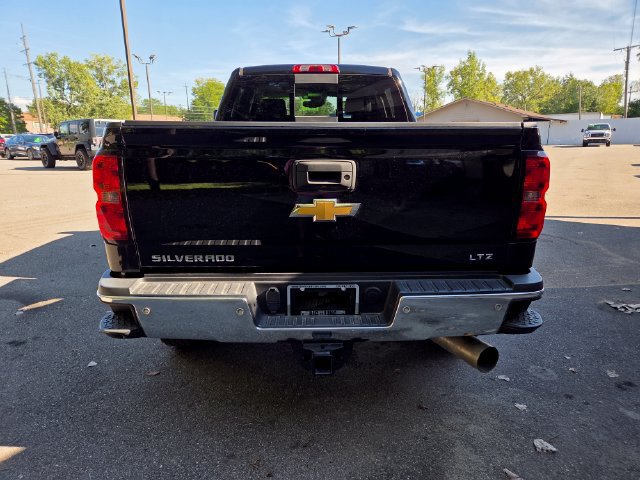 Used 2017 Chevrolet Silverado 3500 LTZ w/ Duramax Plus Package AWD/4WD image 5