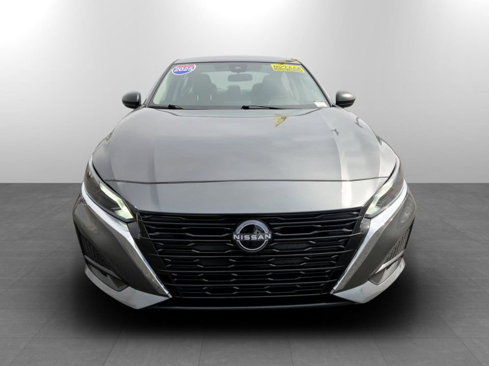 Used 2025 Nissan Altima 2.5 SV image 3