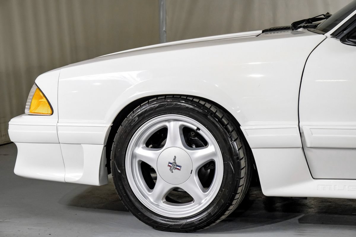 Used 1993 Ford Mustang GT RWD image 12