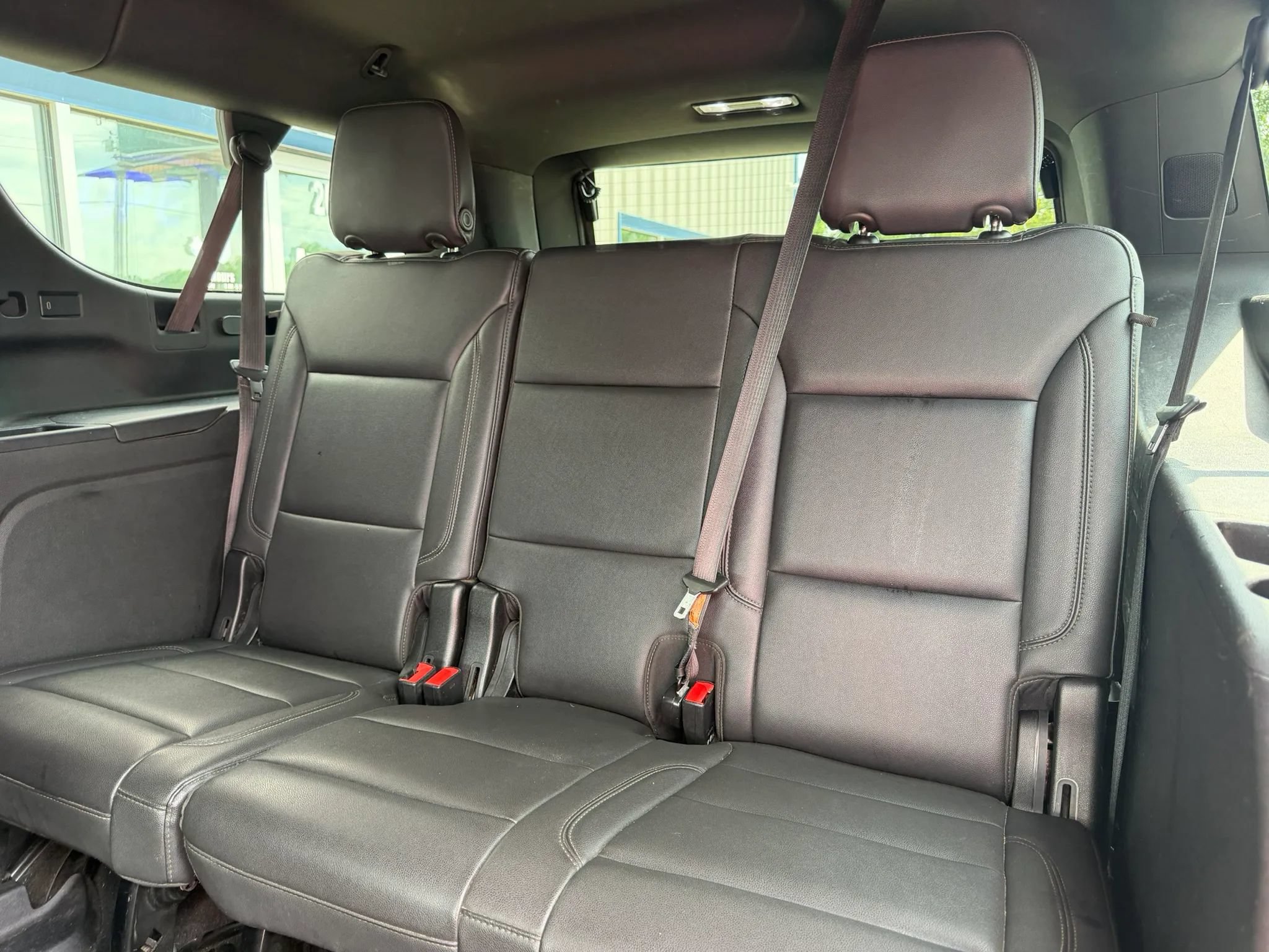 Used 2021 Chevrolet Suburban Z71 w/ Luxury Package AWD/4WD image 16