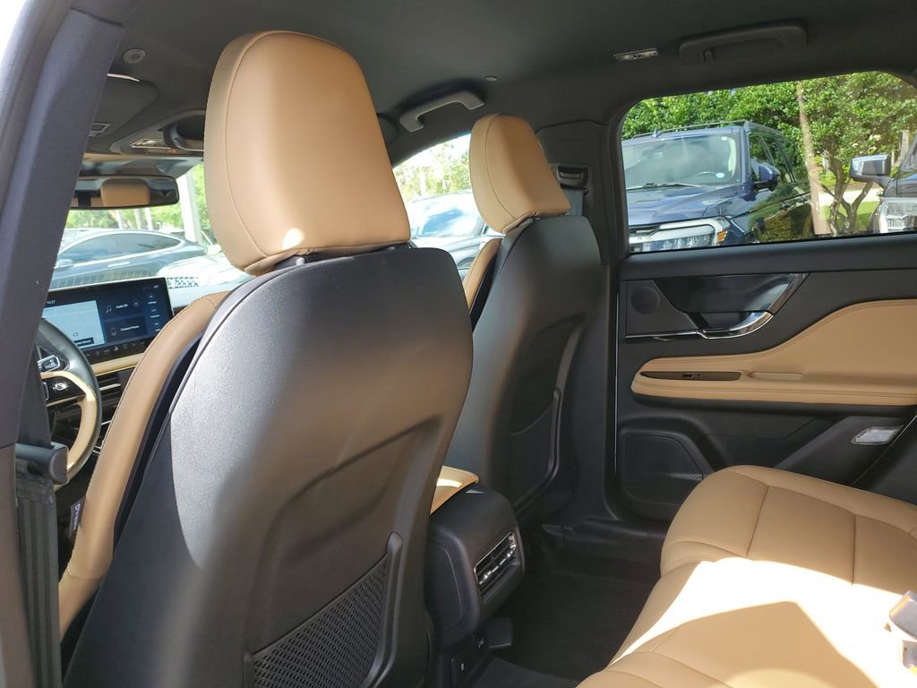 Used 2023 Lincoln Corsair Reserve image 9