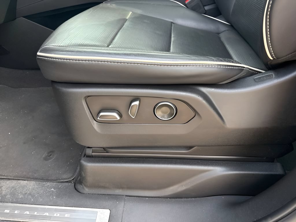 Used 2023 Cadillac Escalade Sport w/ LPO, ONYX Package AWD/4WD image 10