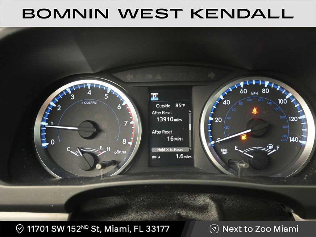 Used 2018 Toyota Highlander LE image 11