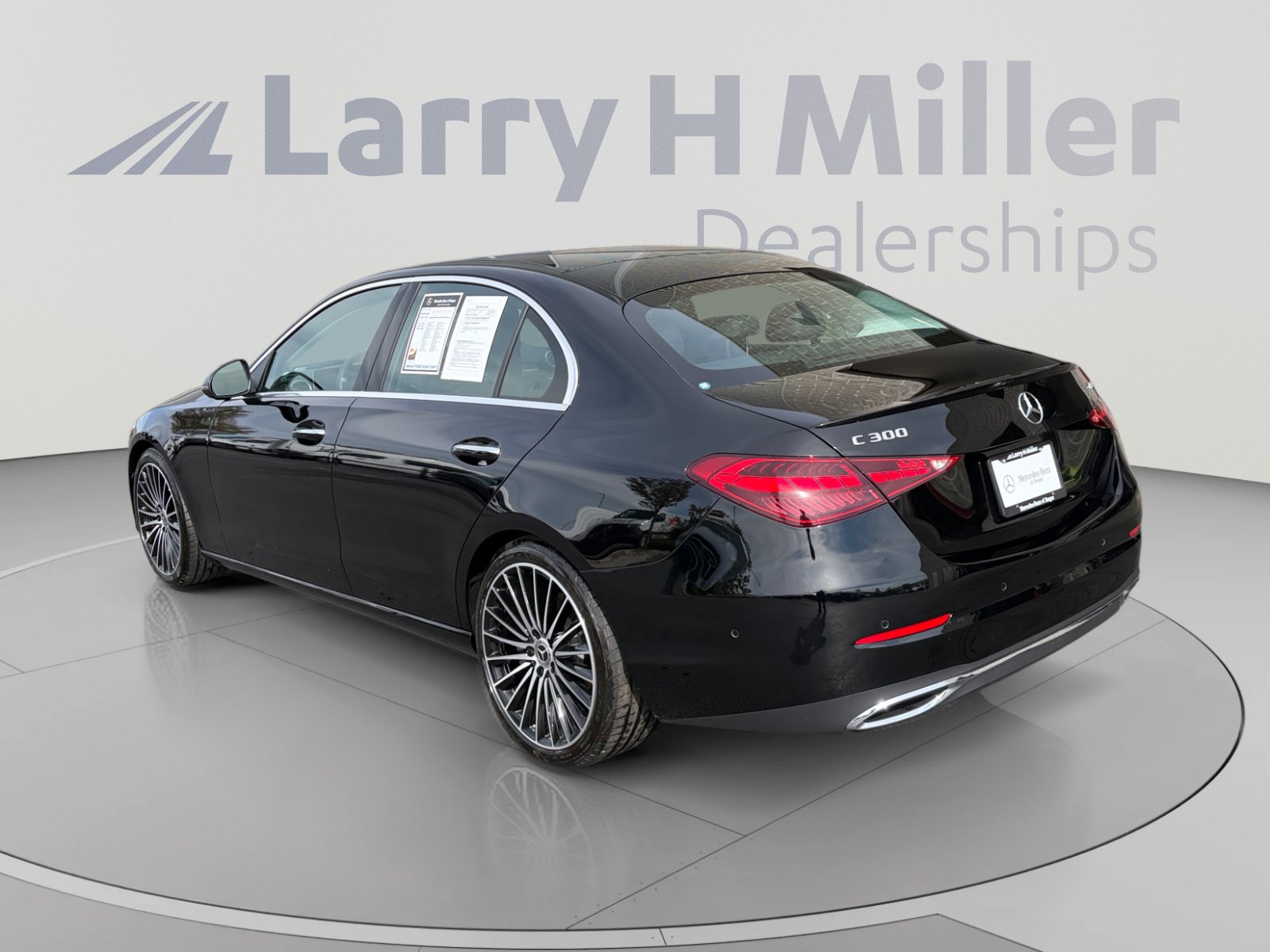 Used 2026 Mercedes-Benz C 300 4MATIC Sedan image 4