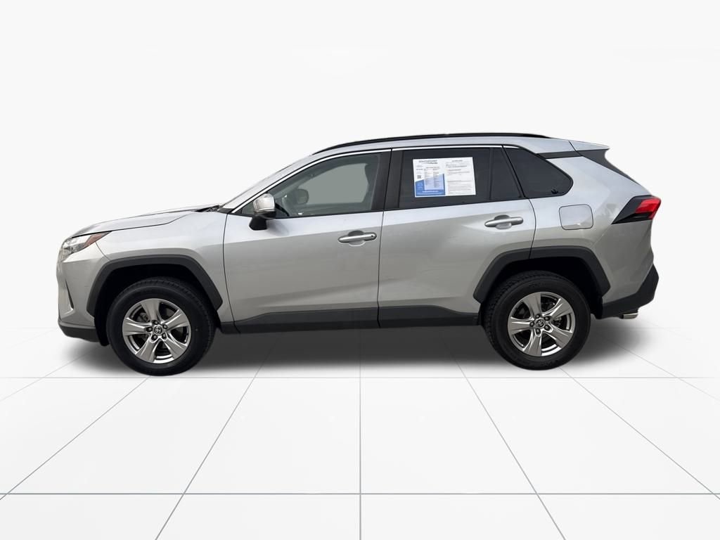 Used 2022 Toyota RAV4 XLE video 5