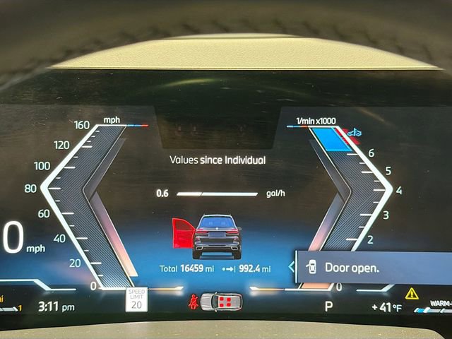 Used 2025 BMW X7 xDrive40i w/ Executive Package image 11