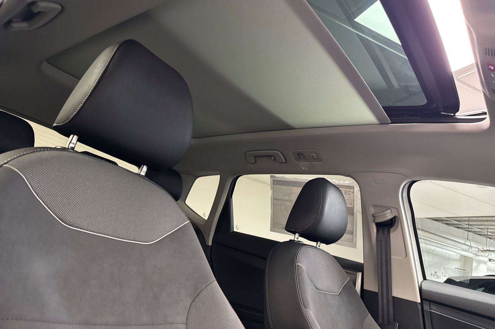 New 2025 Volkswagen Taos SE image 16