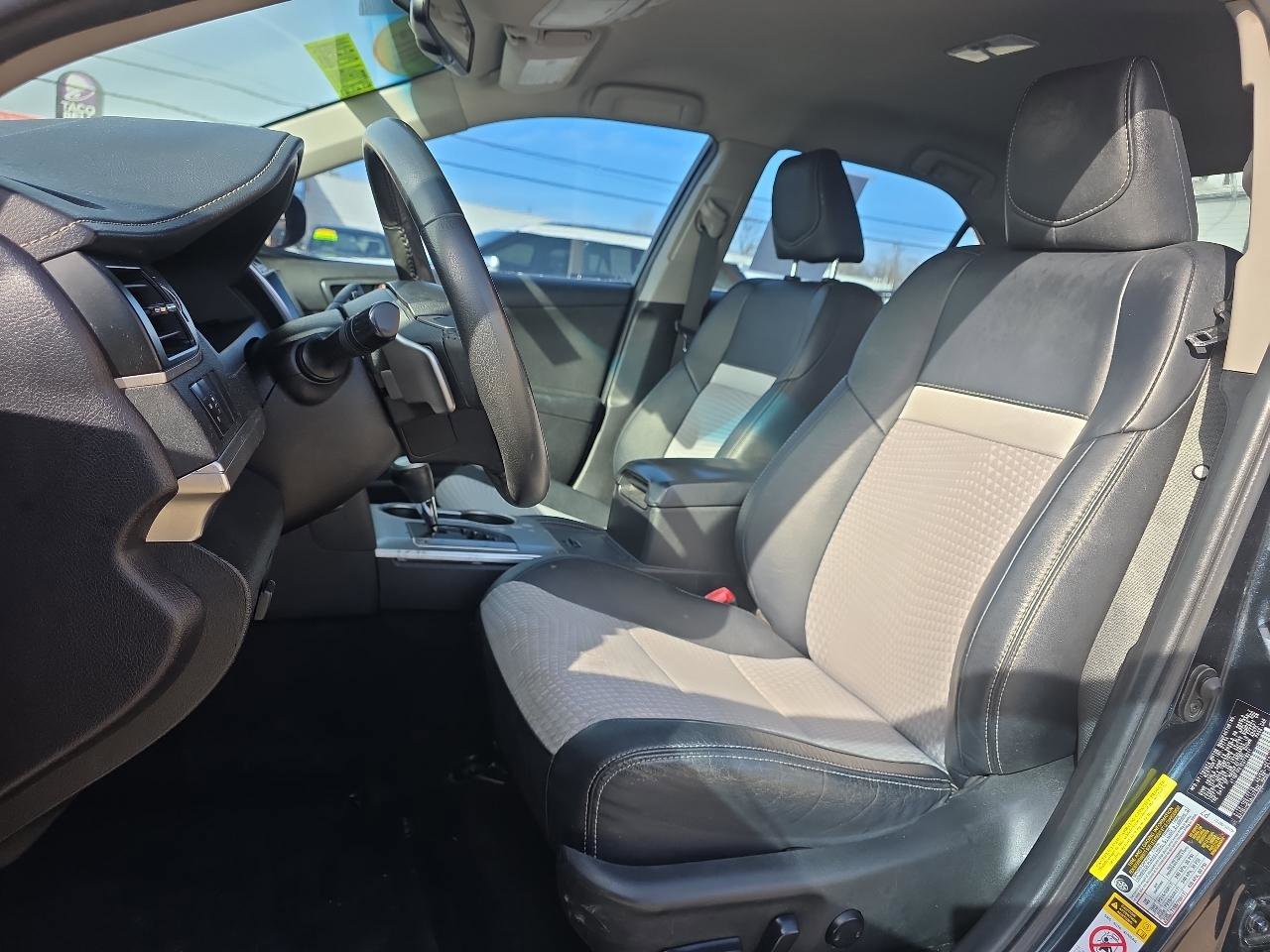 Used 2014 Toyota Camry SE image 11