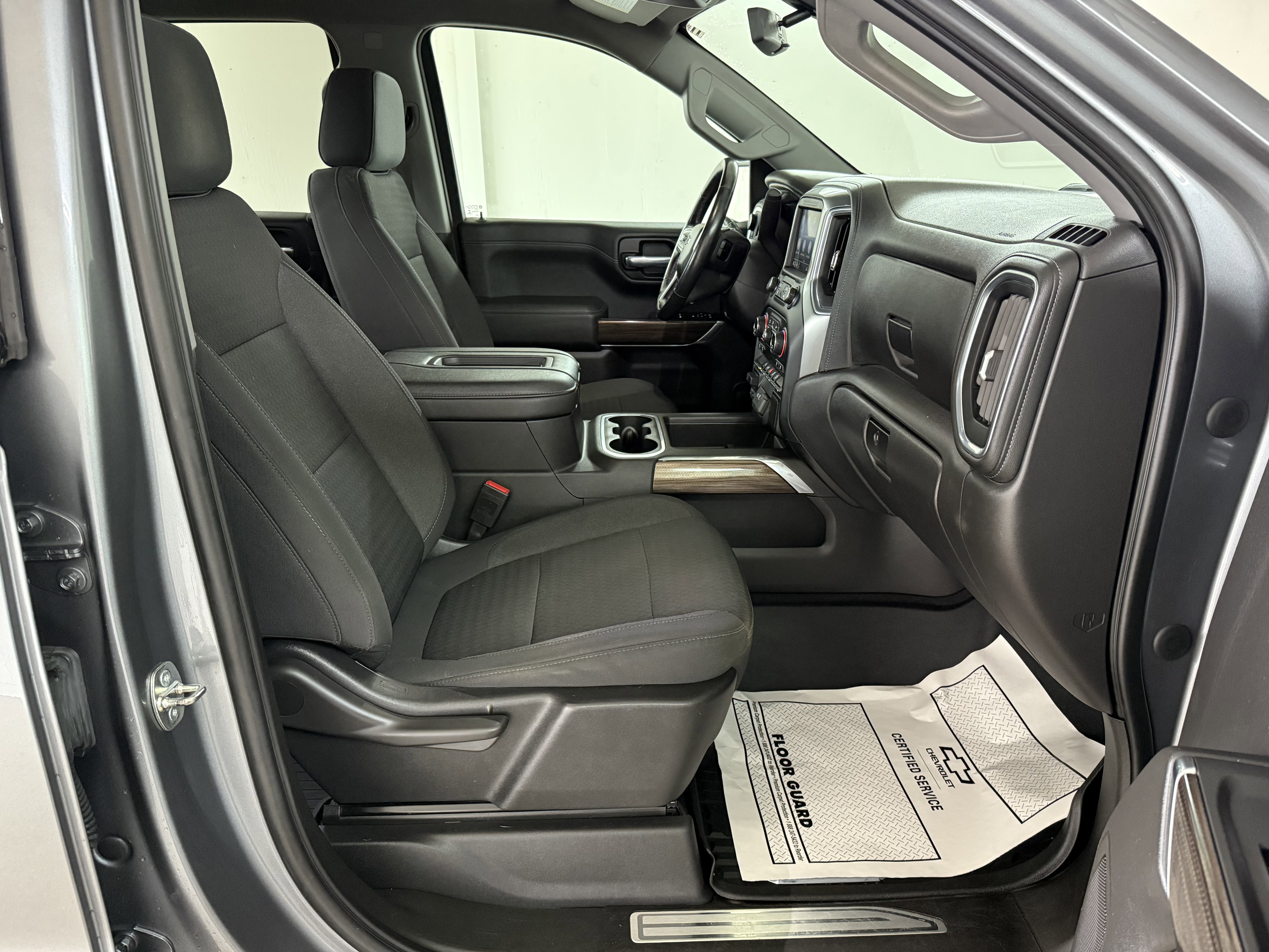 Used 2021 Chevrolet Silverado 1500 LT Trail Boss w/ Bed Protection Package image 31