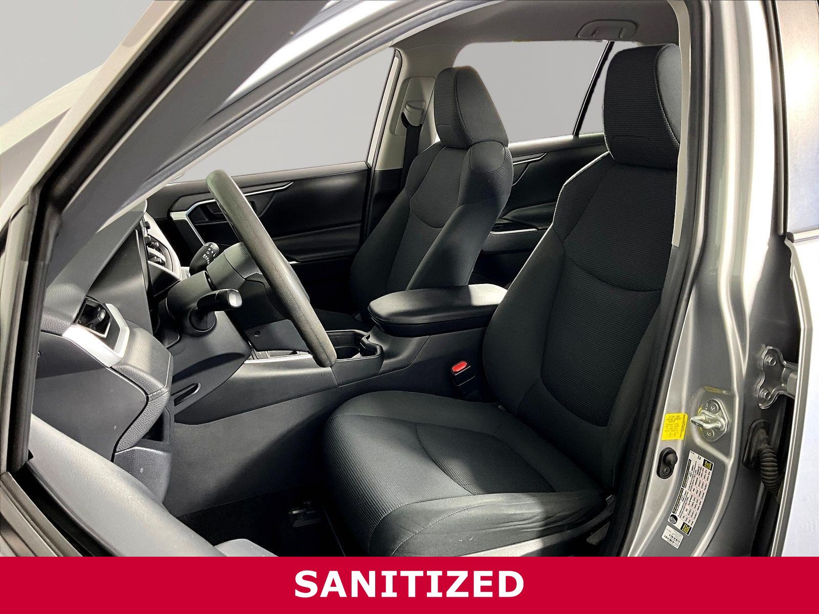 Used 2019 Toyota RAV4 LE w/ Carpet Mat Package FWD image 19