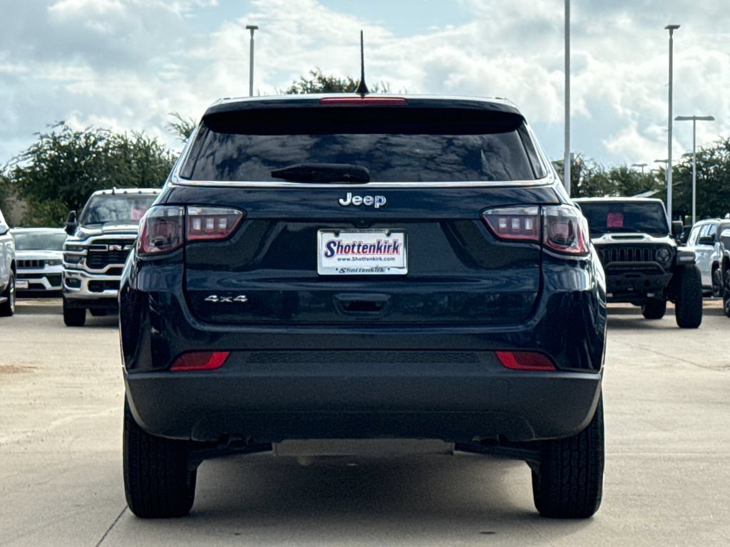 Used 2024 Jeep Compass Sport AWD/4WD image 7